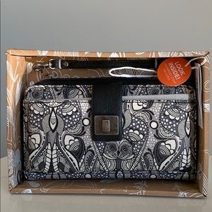 NWT SakRoots large smartphone crossbody purse